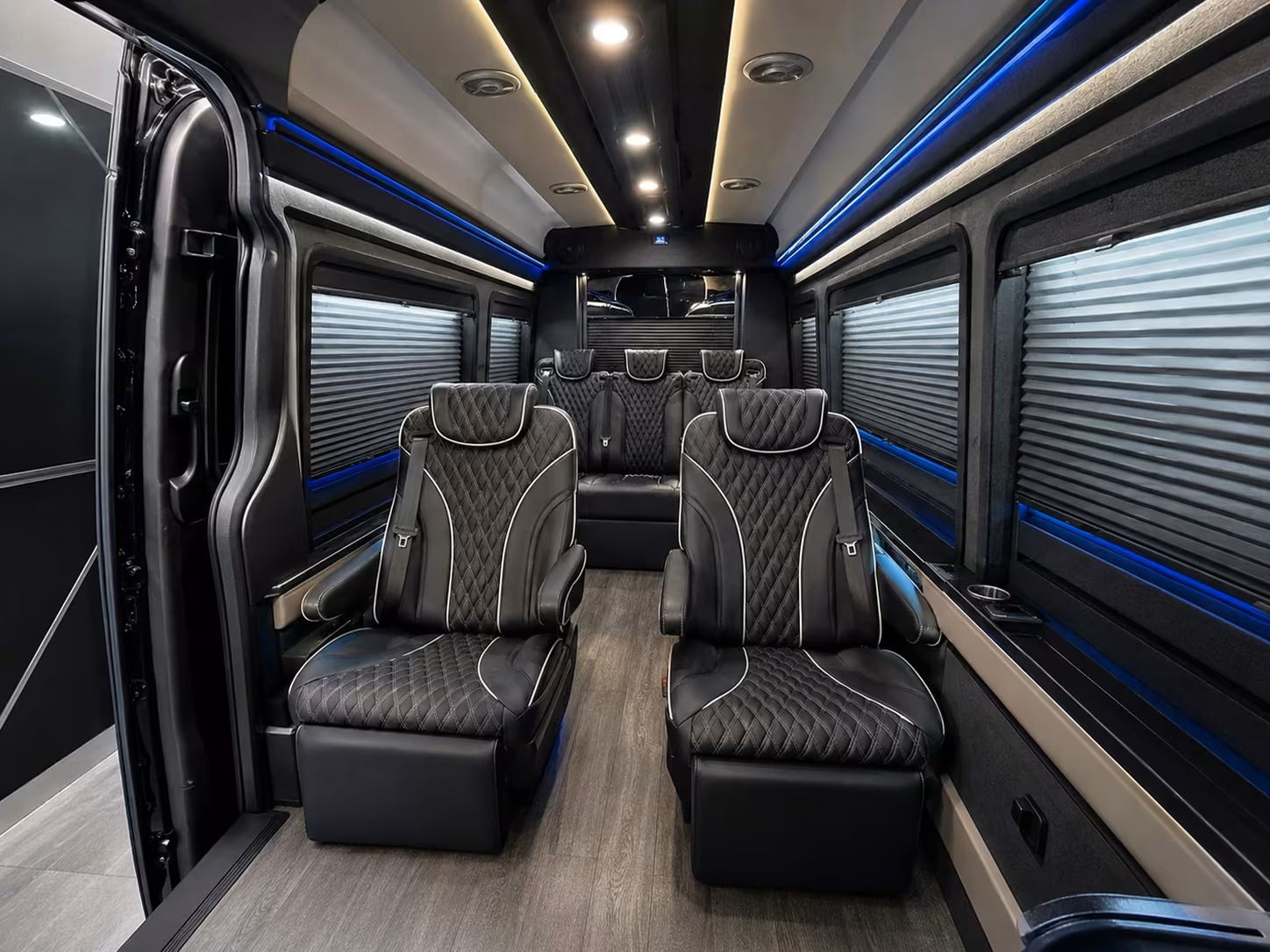 corporate airport transportation in lakewood for business teams