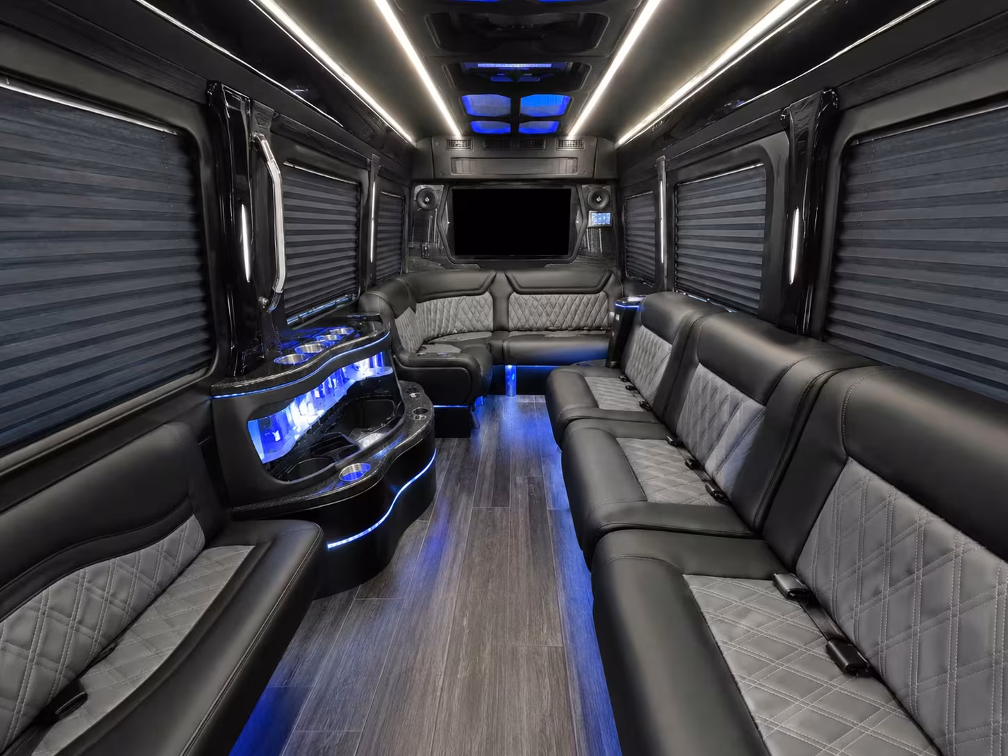 lakewood corporate event bus rentals for dinners and dodgers games