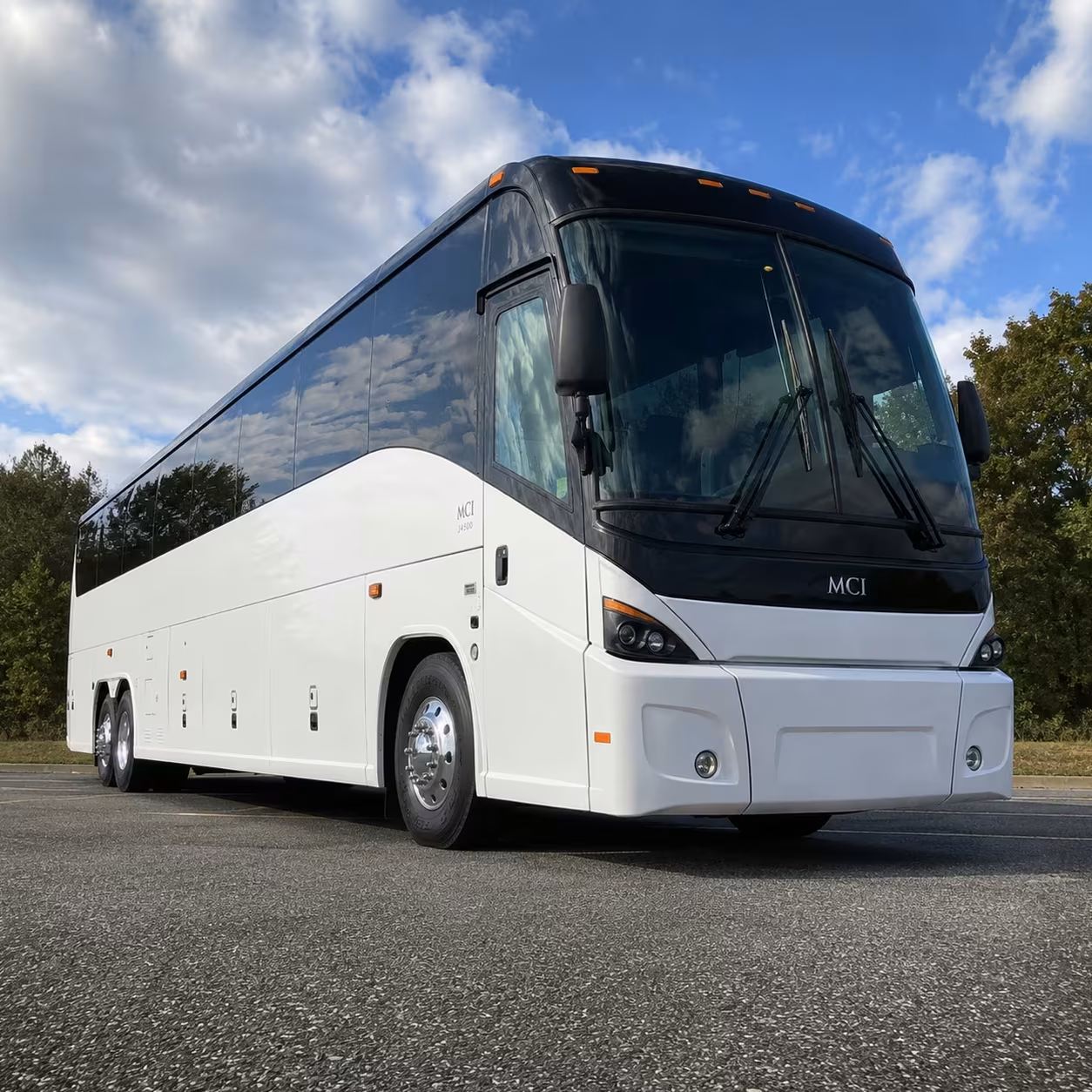 rent lakewood shuttle buses for jftb los alamitos